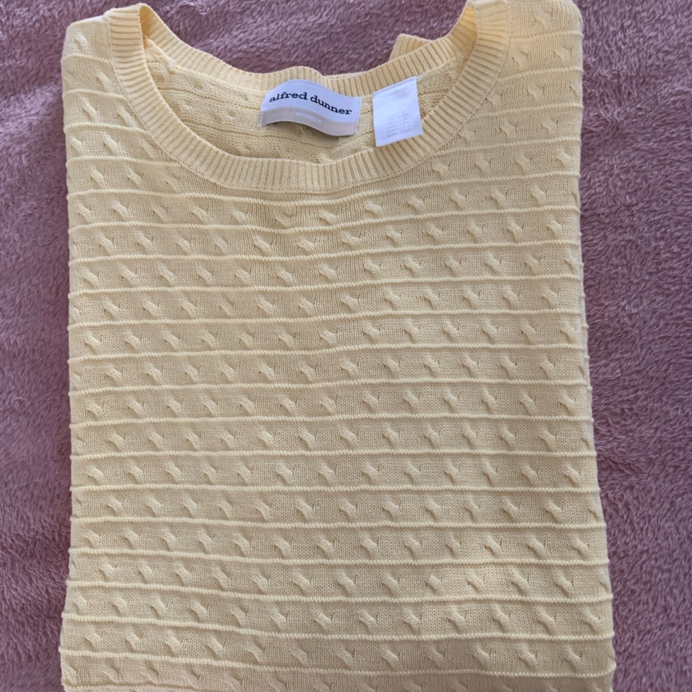Woman’s Size 1X Alfred Dunner Yellow Textured Sweater
